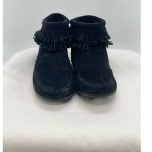 Minnetonka Black suede short moccasins boots hard sole size 3 youth (5 women's)